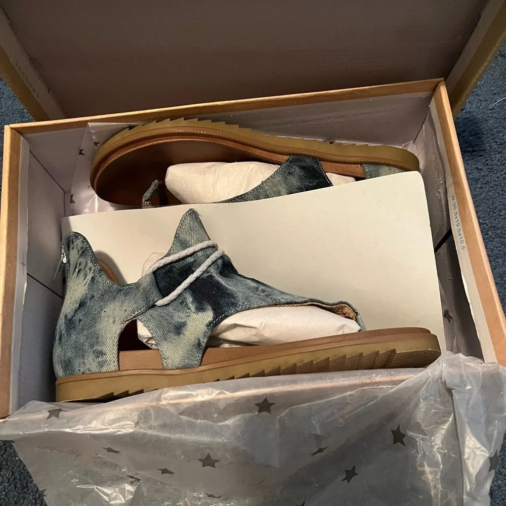 Very G Blue Tie-Dye Sandals - Picture 1 of 4